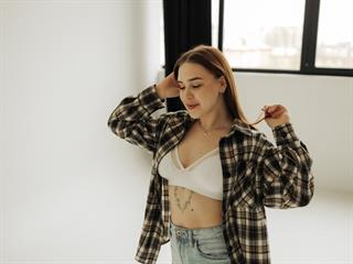 LauraHlot