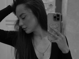 -Valeria-