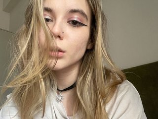 Alice-teaseee