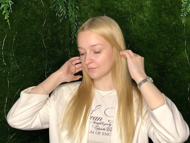 Ella Pecinovsky