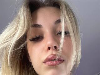 Leila Vanilla