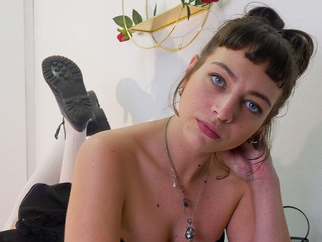 Luna Thebrat