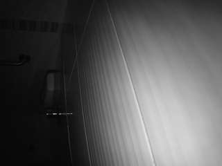 voyeurcam-jb-xfollow-shower